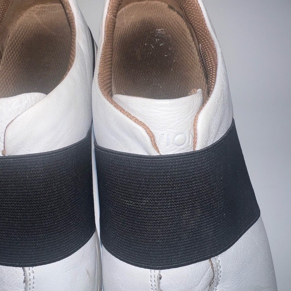 Vionic- Black and white codie Casual Slip on Sneaker - Picture 2 of 8